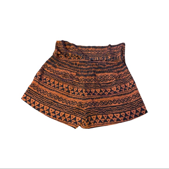 Line & Dot Aztec Medium Shorts - Picture 3 of 6